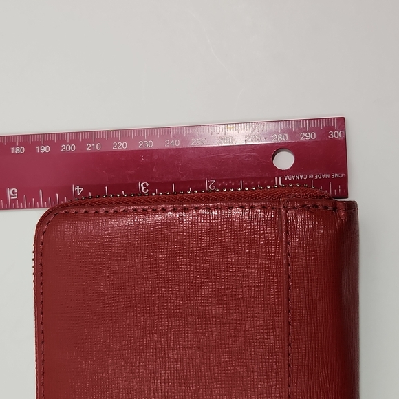 Faux Leather Oxblood Red Zip Wallet Clutch Kenneth Cole - Picture 9 of 12